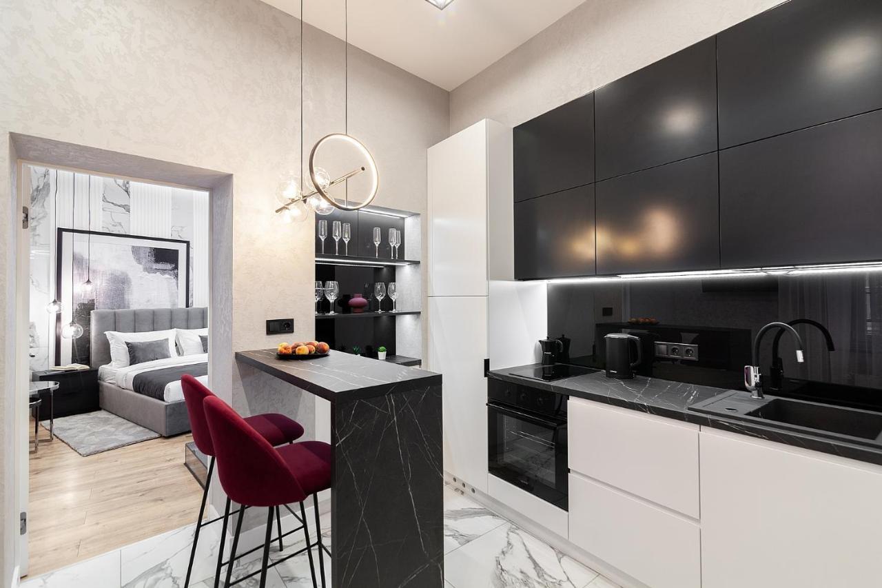 Lovely Apartment On Drahomanova Street Lemberg Exterior foto