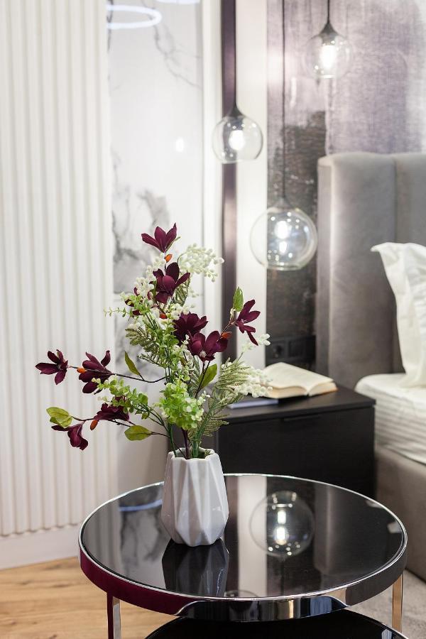 Lovely Apartment On Drahomanova Street Lemberg Exterior foto