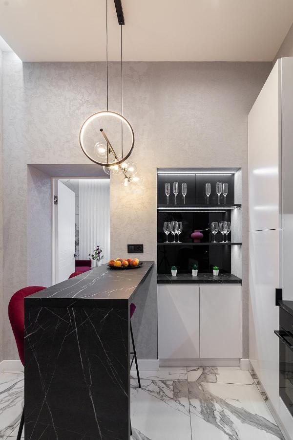 Lovely Apartment On Drahomanova Street Lemberg Exterior foto